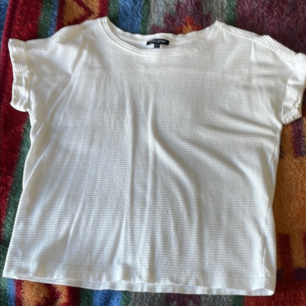 Woman’s White Short Sleeve Top